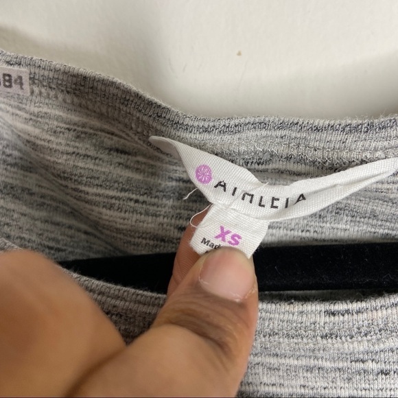 Athleta Gray Knit crop top sweater xs silver - Picture 3 of 6
